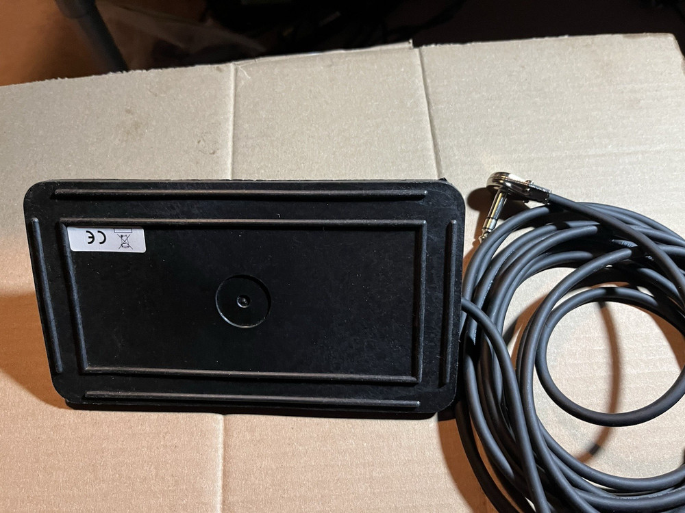PEAVEY 2-Button Foot Switch