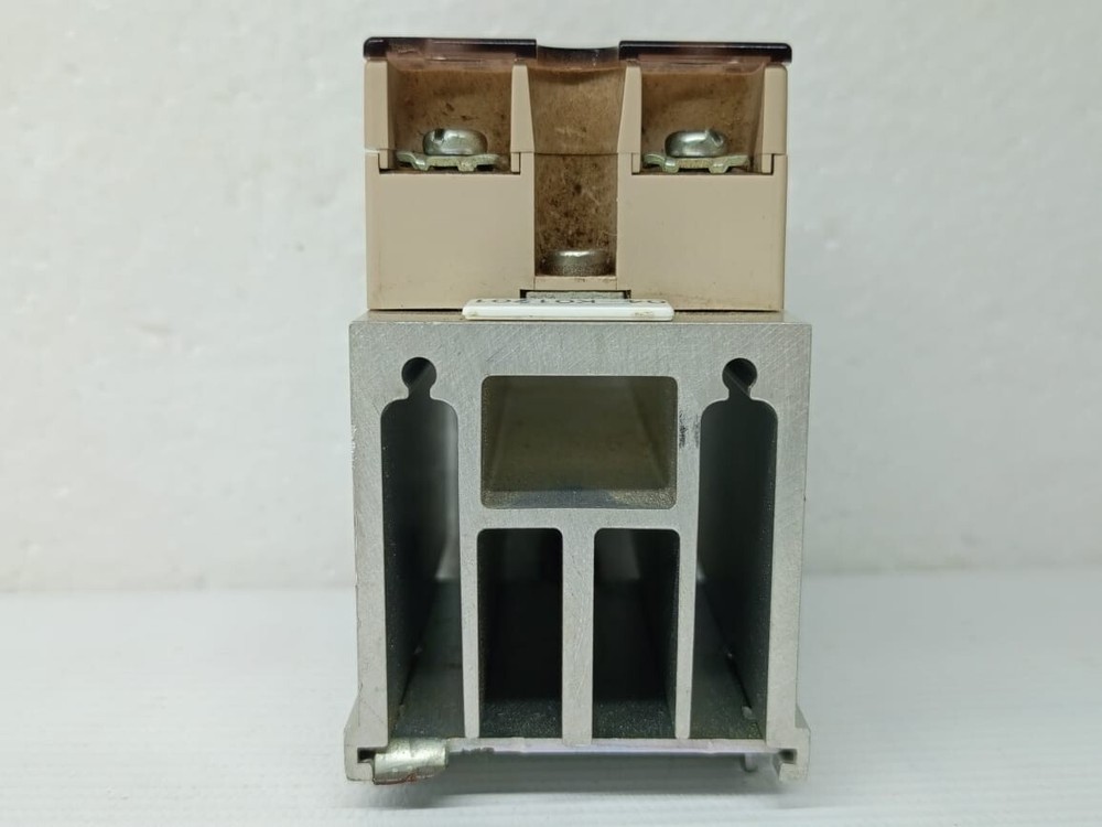 OMRON G3NA-210B SOLID STATE RELAY