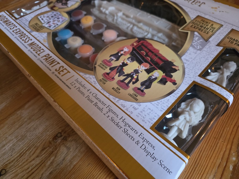Harry Potter Hogwarts Express Train & Character Model Paint Set Kit Complete