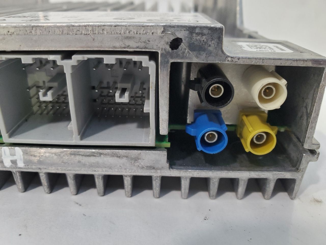 2022 Chevrolet Equinox OEM Harman Radio Receiver Module 588352398