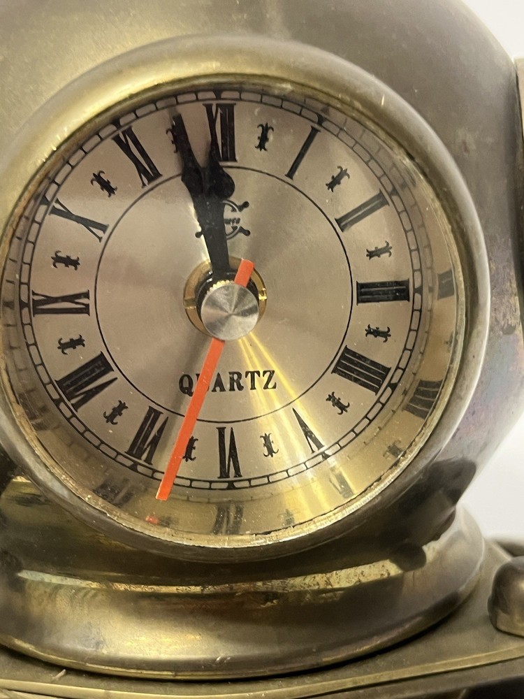 VTG Divers Helmet Clock Quartz Clock Brass? Copper?