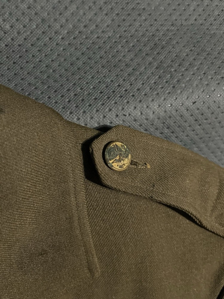 WW2 US ARMY UNIFORM JACKET COAT WOOL 1941 VG-EX COND (18x27)