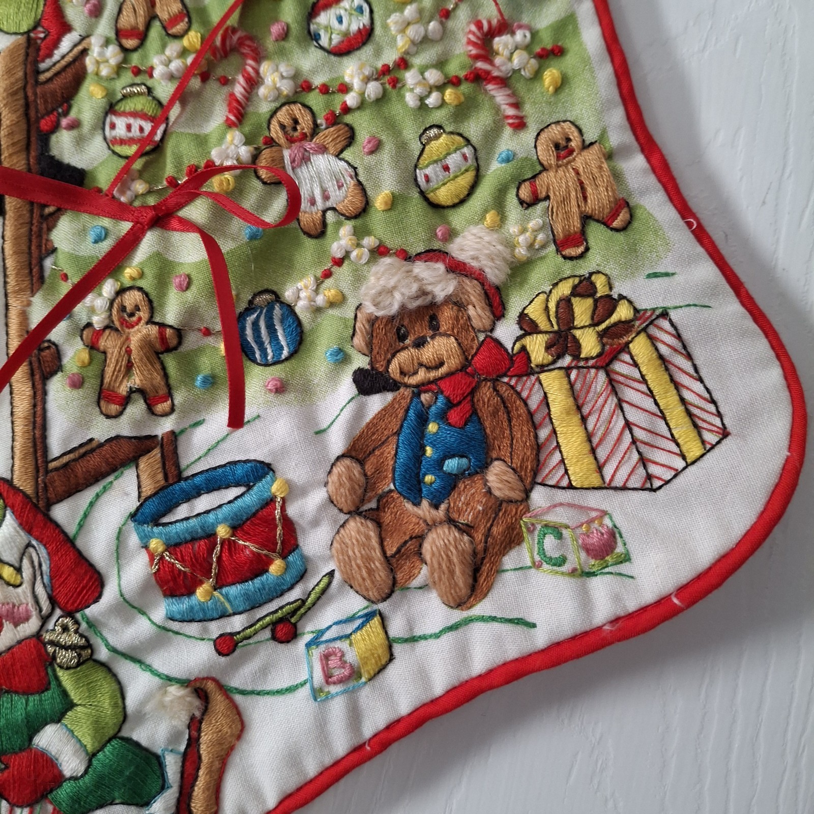 VTG 1980s Janlynn Steinmeyer Hand Embroidered Crewel Christmas Stocking Santa