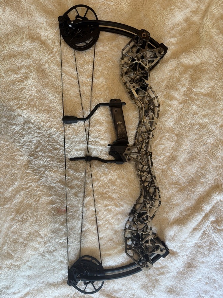 Gearhead P30 Pivot Compound Bow