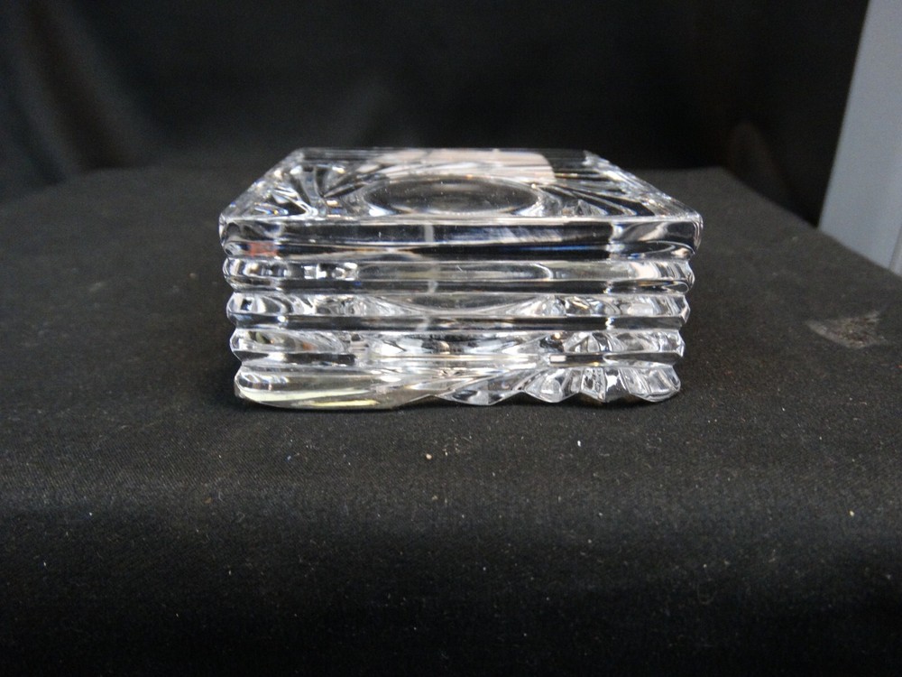 Small Crystal quartz analog clock-desk top