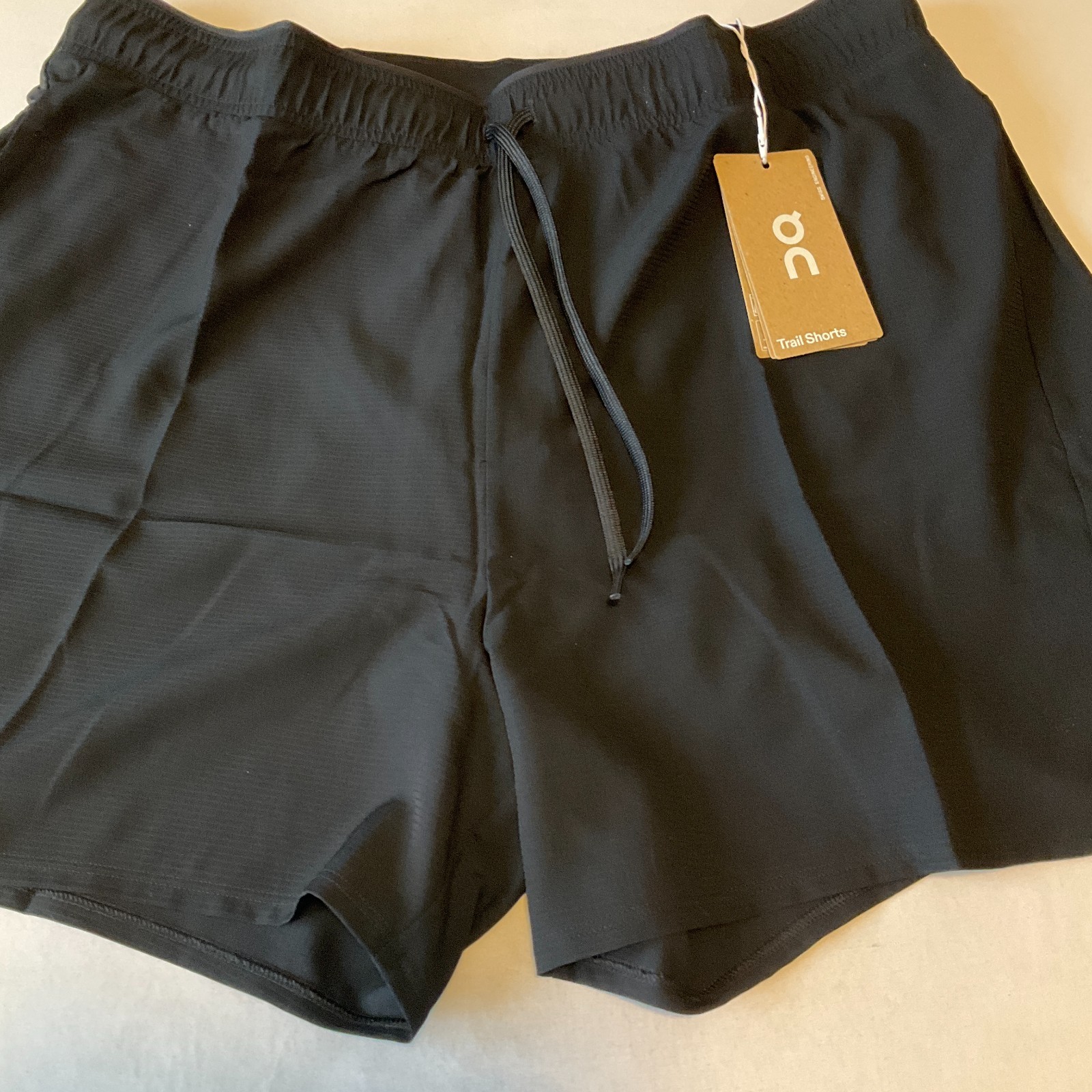 On Cloud Trail Shorts Mens Size L Black Light Weight Drawstring Stretch Waist