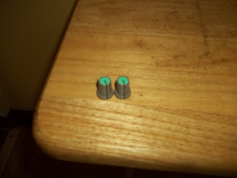 EV  BK-842 Stereo Mixer Green Knobs (2)