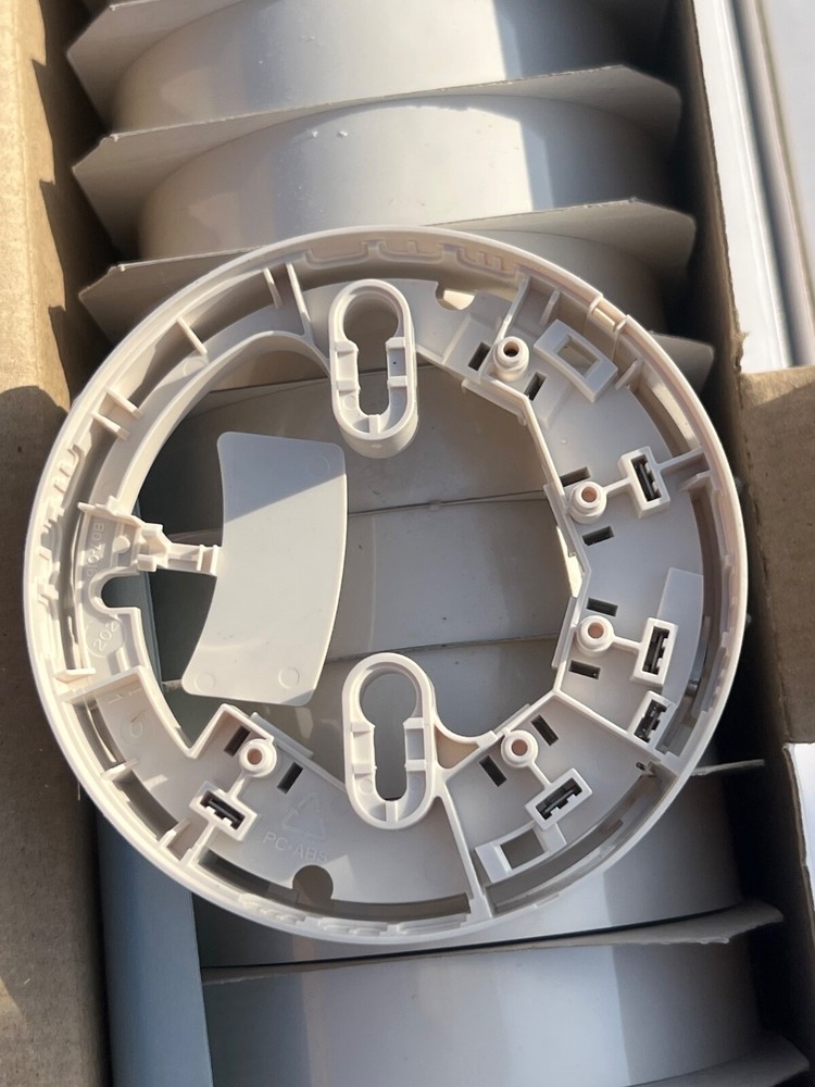 (LOT 17 PCS) System Sensor B501AP-IV Sensor Base