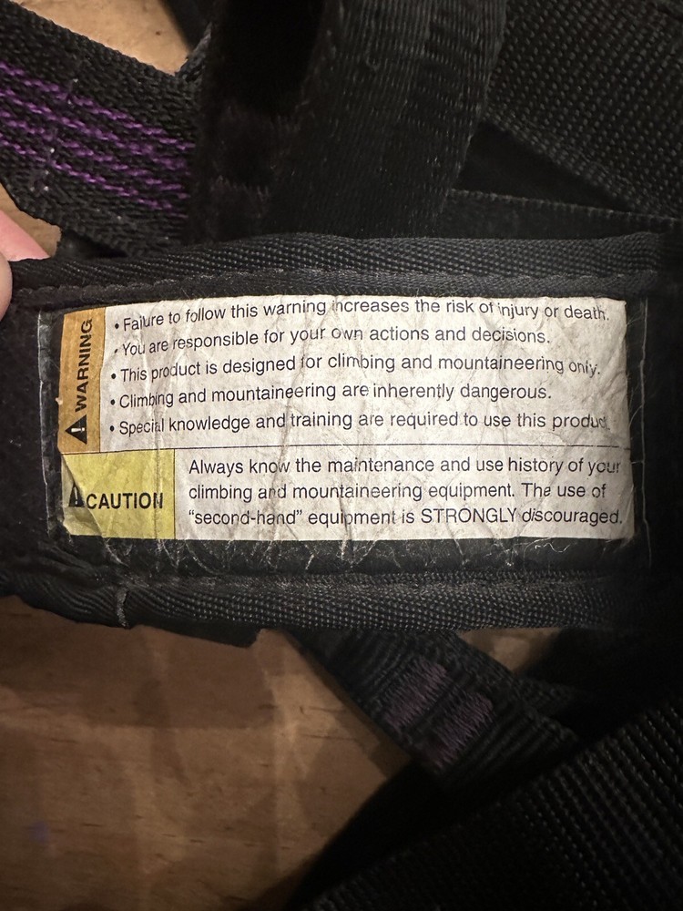 REI Climbing Harness Size M, ? 40” No Tag