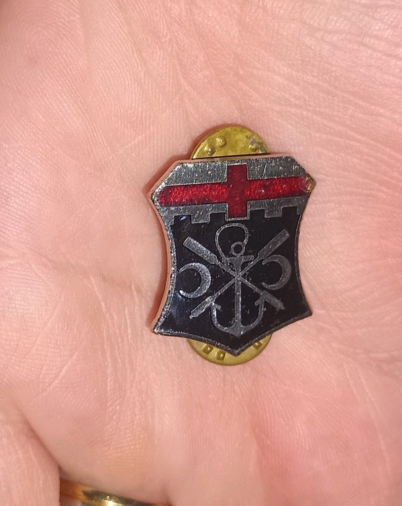Vintage WWII 7th Engineer pin