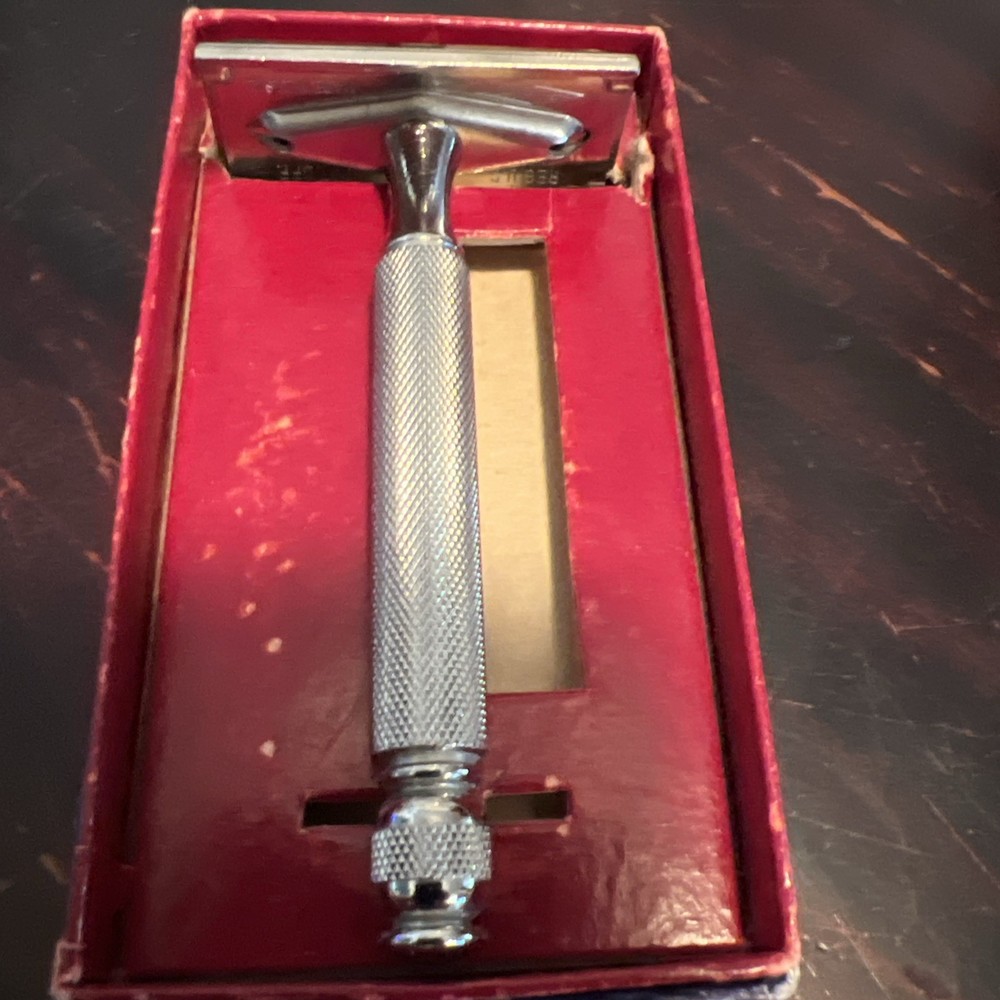 Vintage Gillette Tech Razor Kit with Box