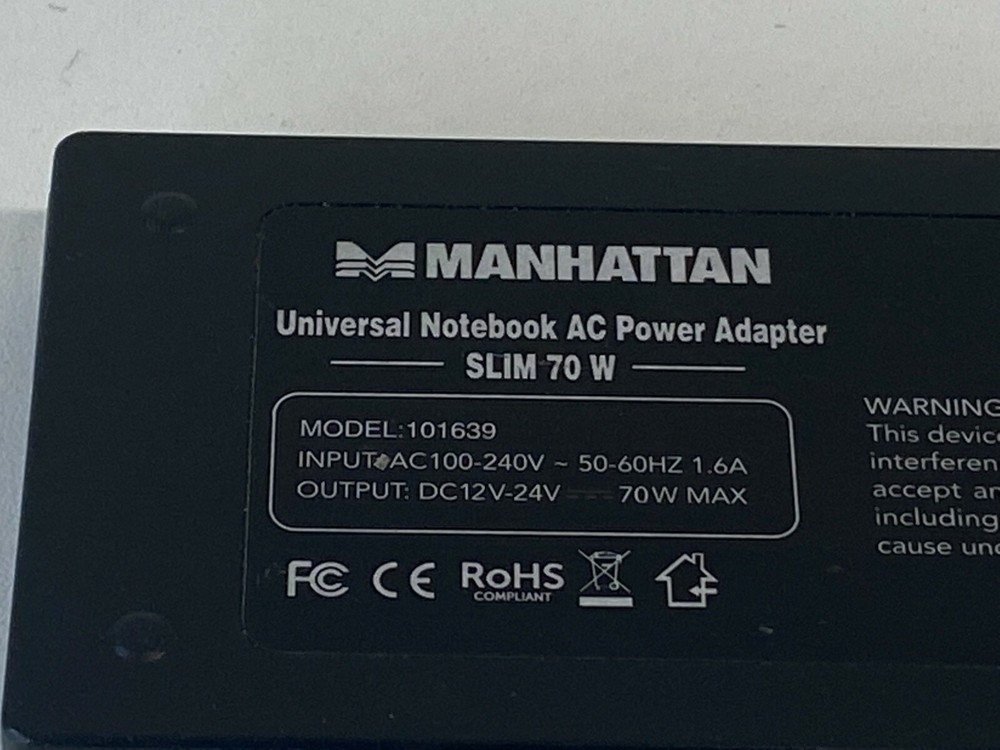 BB5: Manhattan 101639 70W Universal Adapter NO TIPS