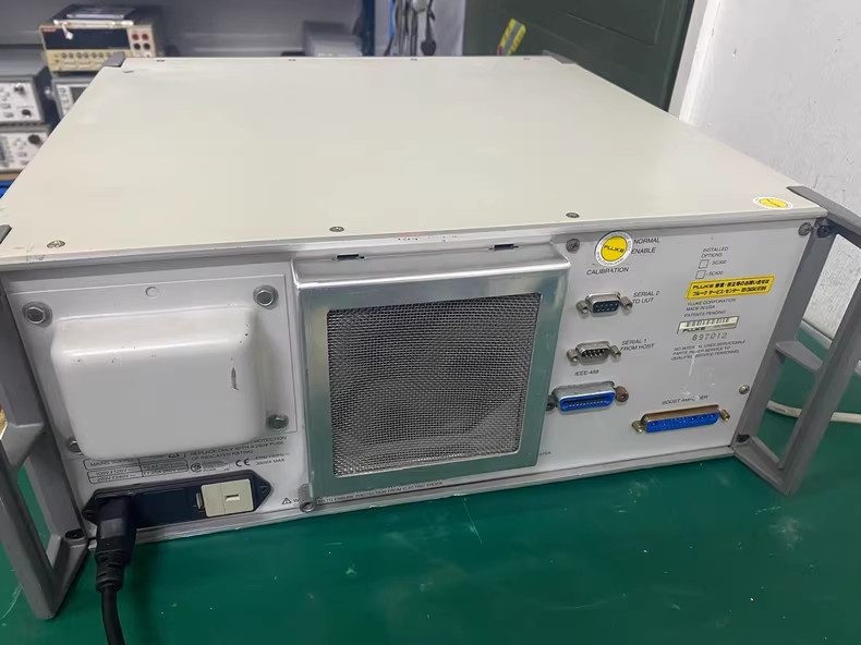 FluKe5700A High Precision Multi-Function Calibrator