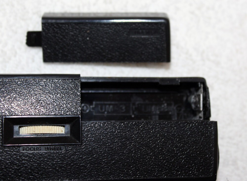 Vintage Micronta 30X Illuminated Microscope ~ **WORKING**