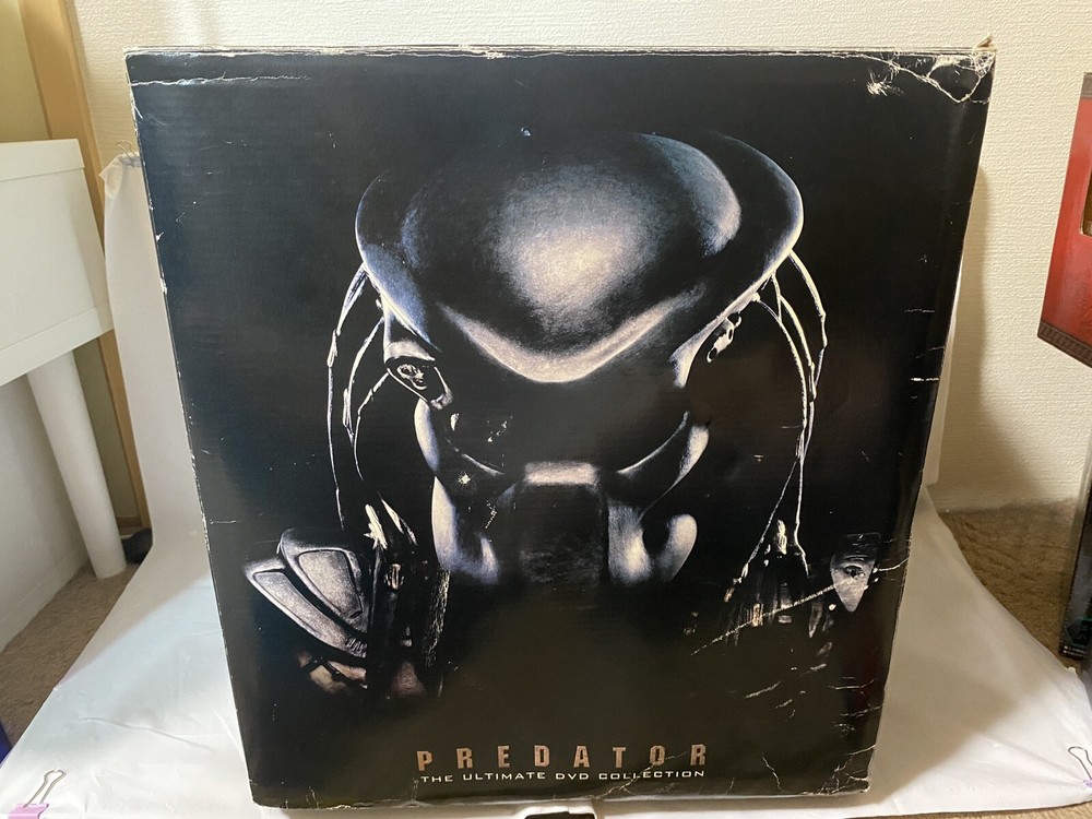 Predator  Limited Predator Head Figure & Case Japan