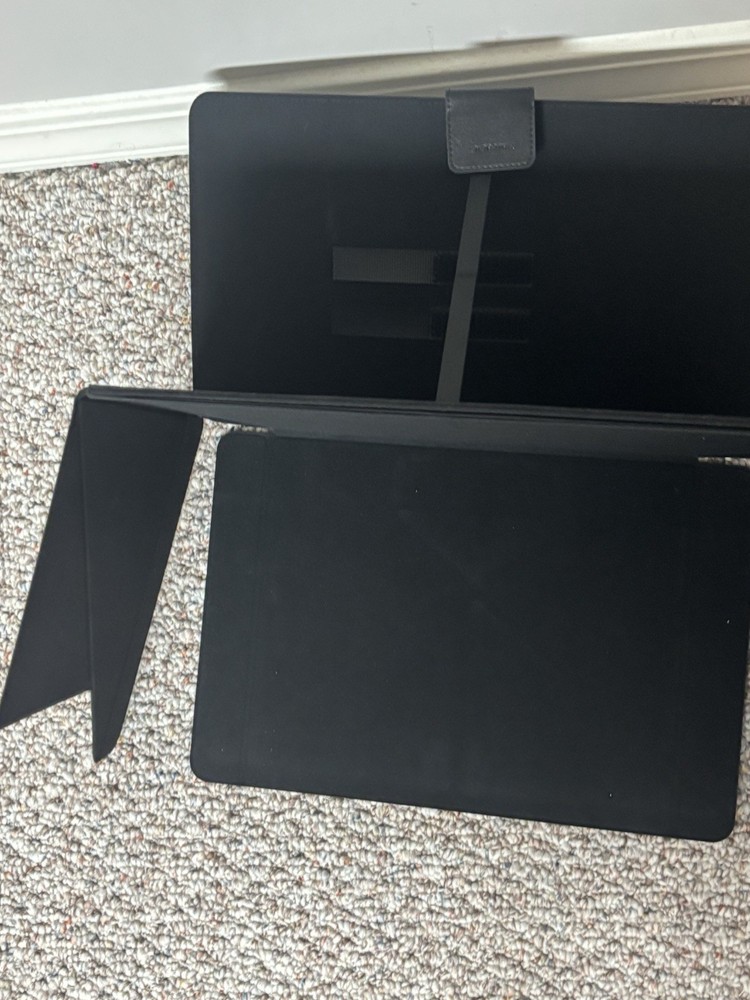 Philbert Laptop Shade