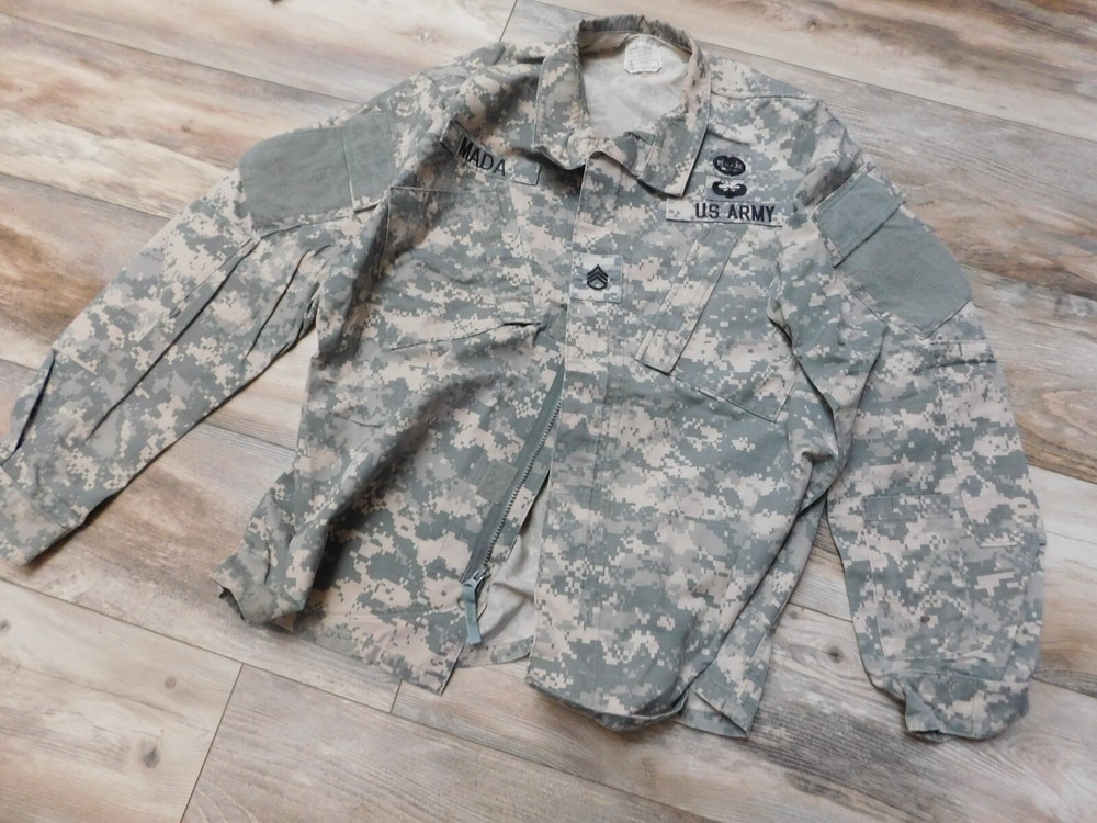 US ARMY  ACU TOP COAT SIZE MEDIUM-REGULAR