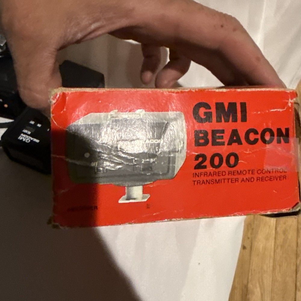 Gmi Beacon 200 Camera Flash Ir Receiver, Transmitter Case And Box