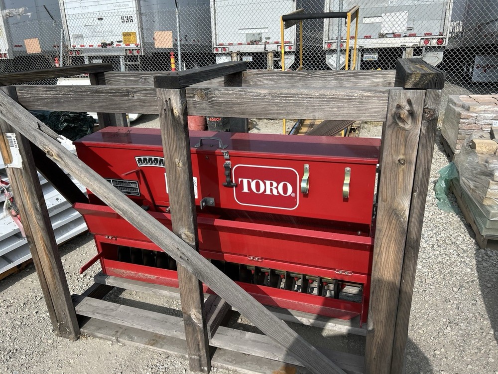 TORO SEEDER 93