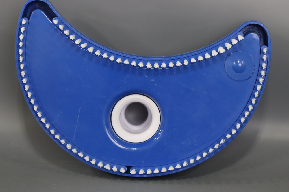 Hydrotools: Weighted Half-Moon manual Pool Vacuum Head