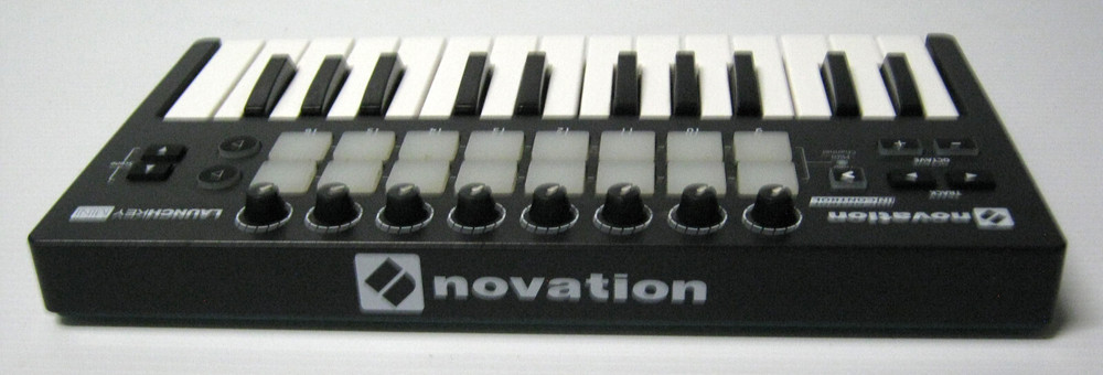 Novation Launchkey Mini MK2 - Midi Keyboard