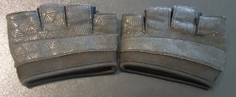 Micro Fingerless Half Gloves Strength Training Designed for Less Sweaty Hands