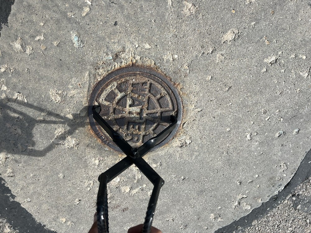 Water Main Valve Box Lid Removal Tool