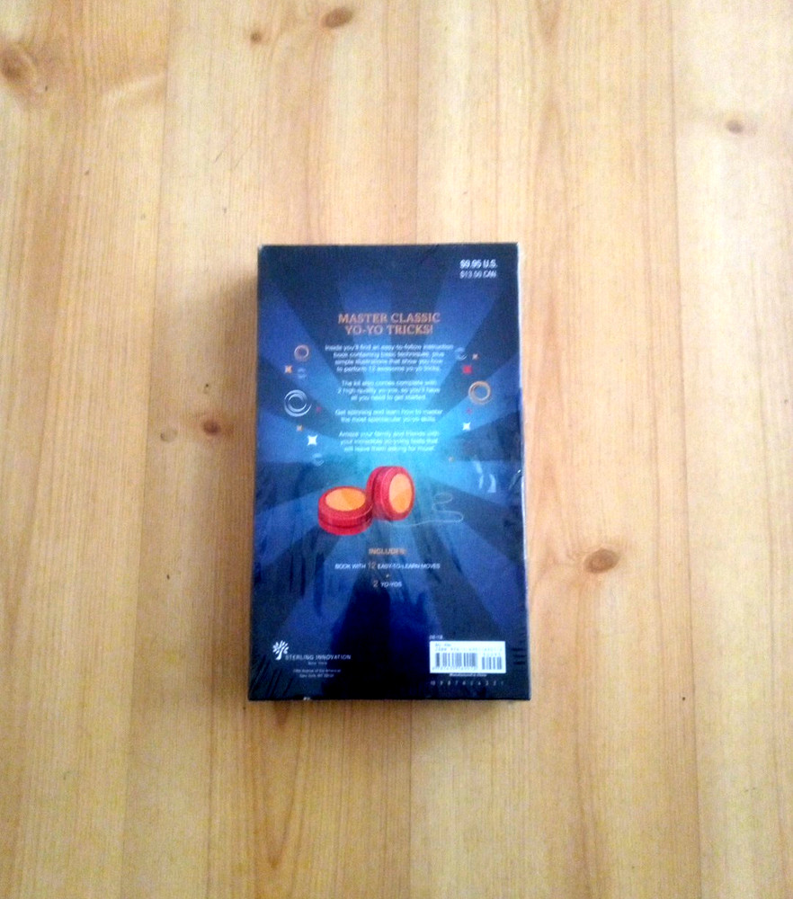YO- YO TRICKS, Includes 2 Yo Yos with booklet NEW
