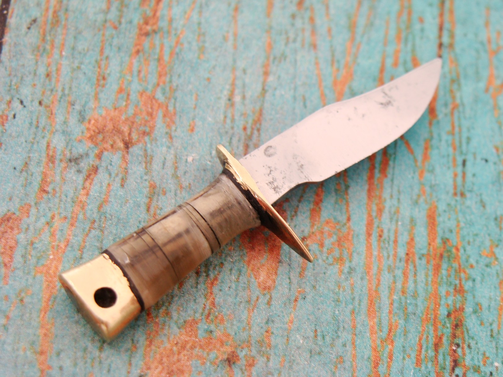 HANDMADE MINIATURE HORN HUNTING BOWIE KNIFE MINI CHARM PENDANT CUSTOM KNIVES