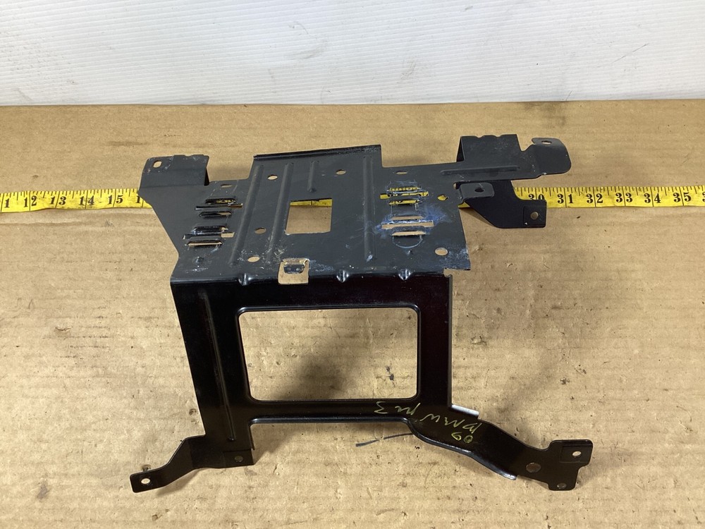 2008 - 2011 BMW M3 E92 E93 AMPLIFIER AMP BRACKET 6945072 OEM .