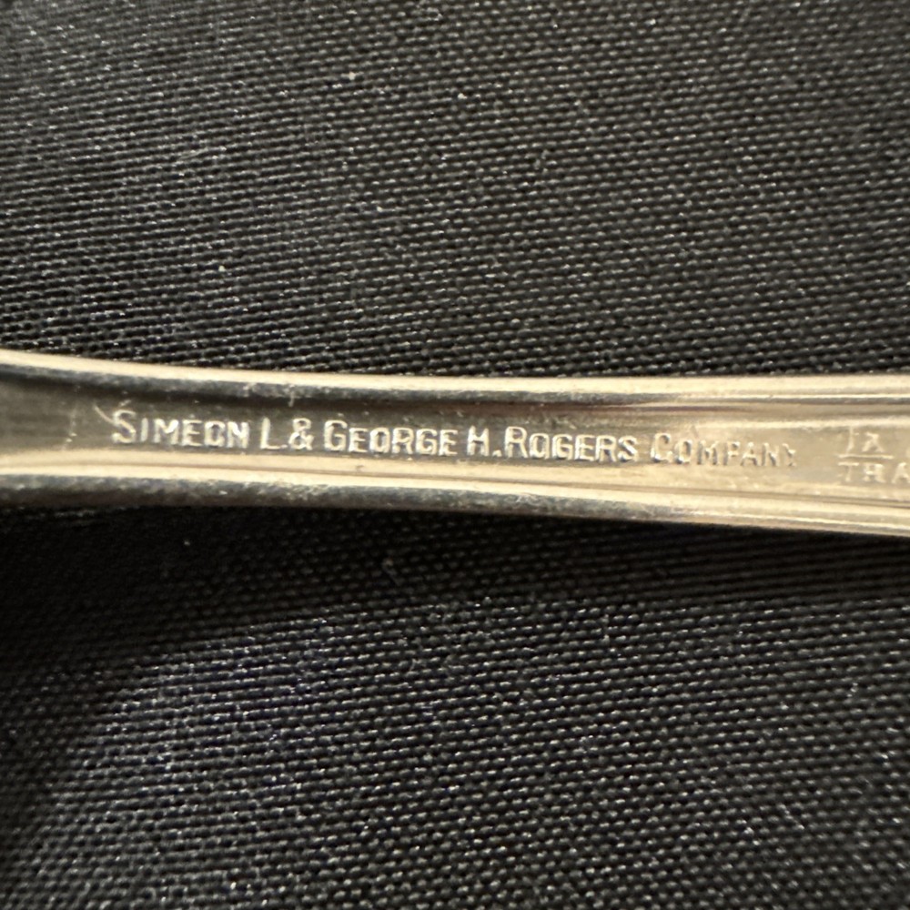 Encore (silver plate 1934) By Oneida 31 Pieces