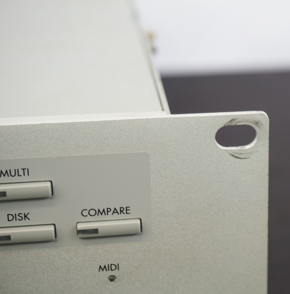 Korg Triton 2U Rack Mount Polyphonic Sound Module Synthesiser Sampler - 100V