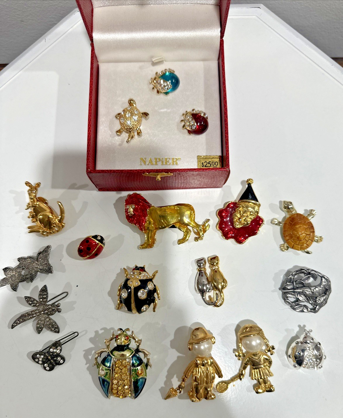 LOT Animals, Insect, person, Brooches,  Hair claps 18 pc AAi,Avon, AK, Napier