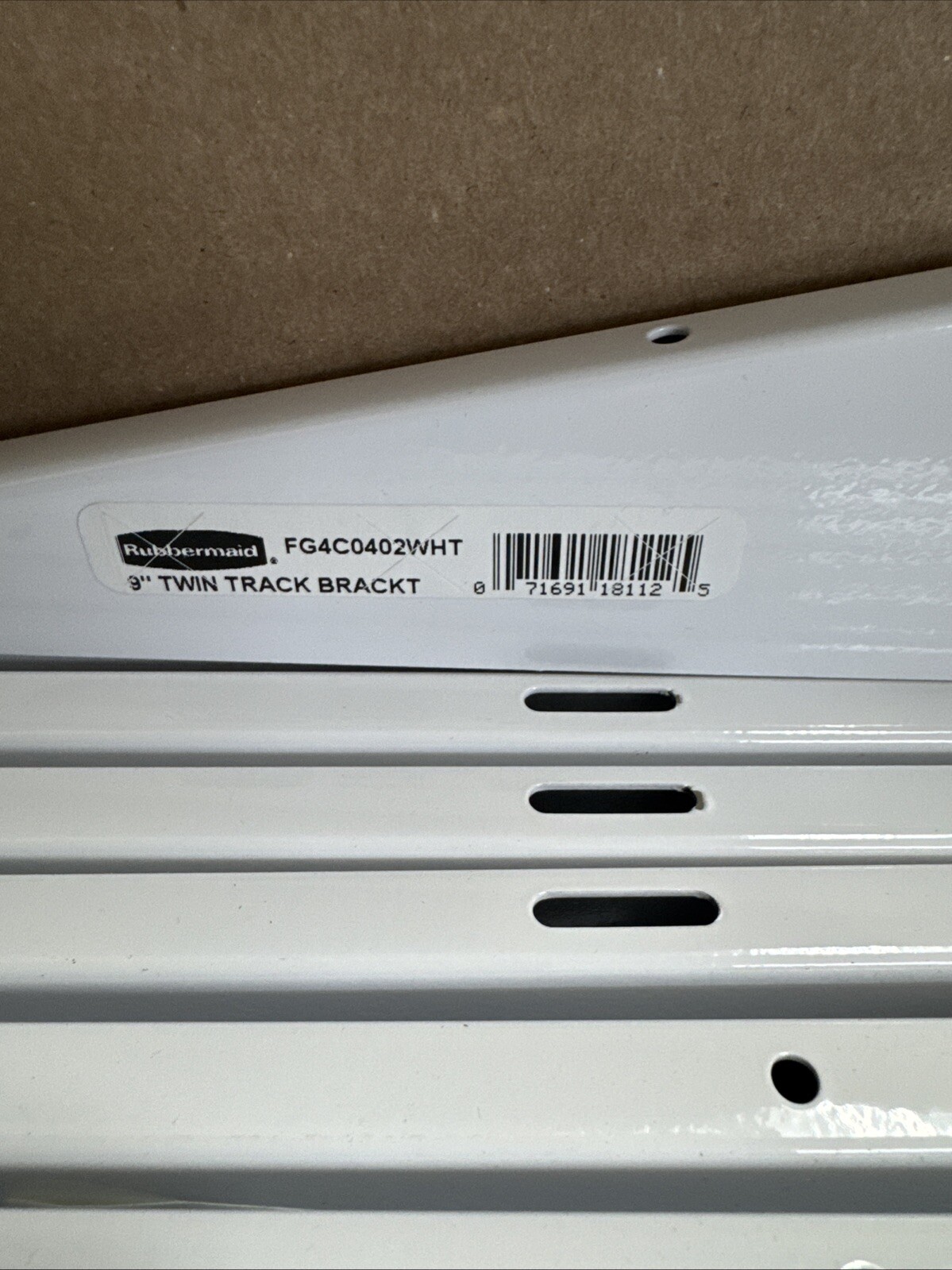 LOT OF 16 Rubbermaid 9" Twin Track Shelving Bracket WHITE New