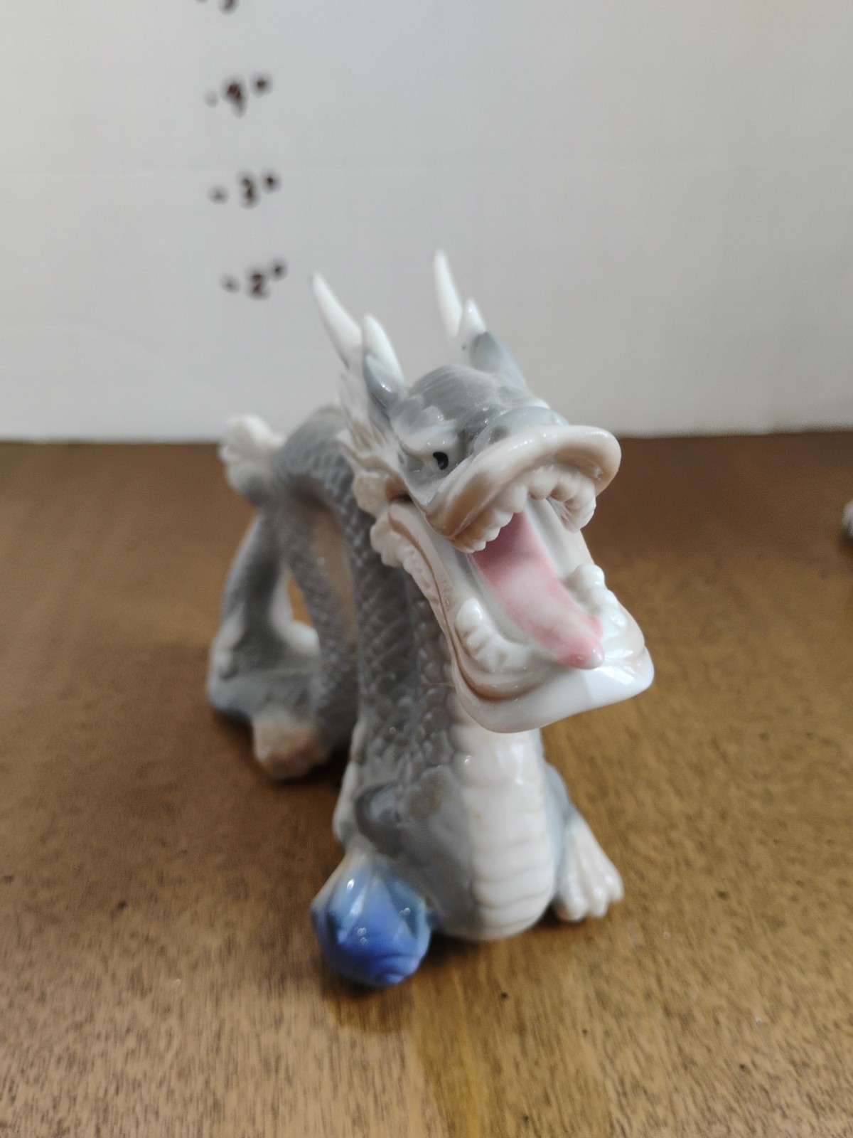Vintage Yoshimi K Porcelain Foo Dragon Figurine Gray White Sphere Japan