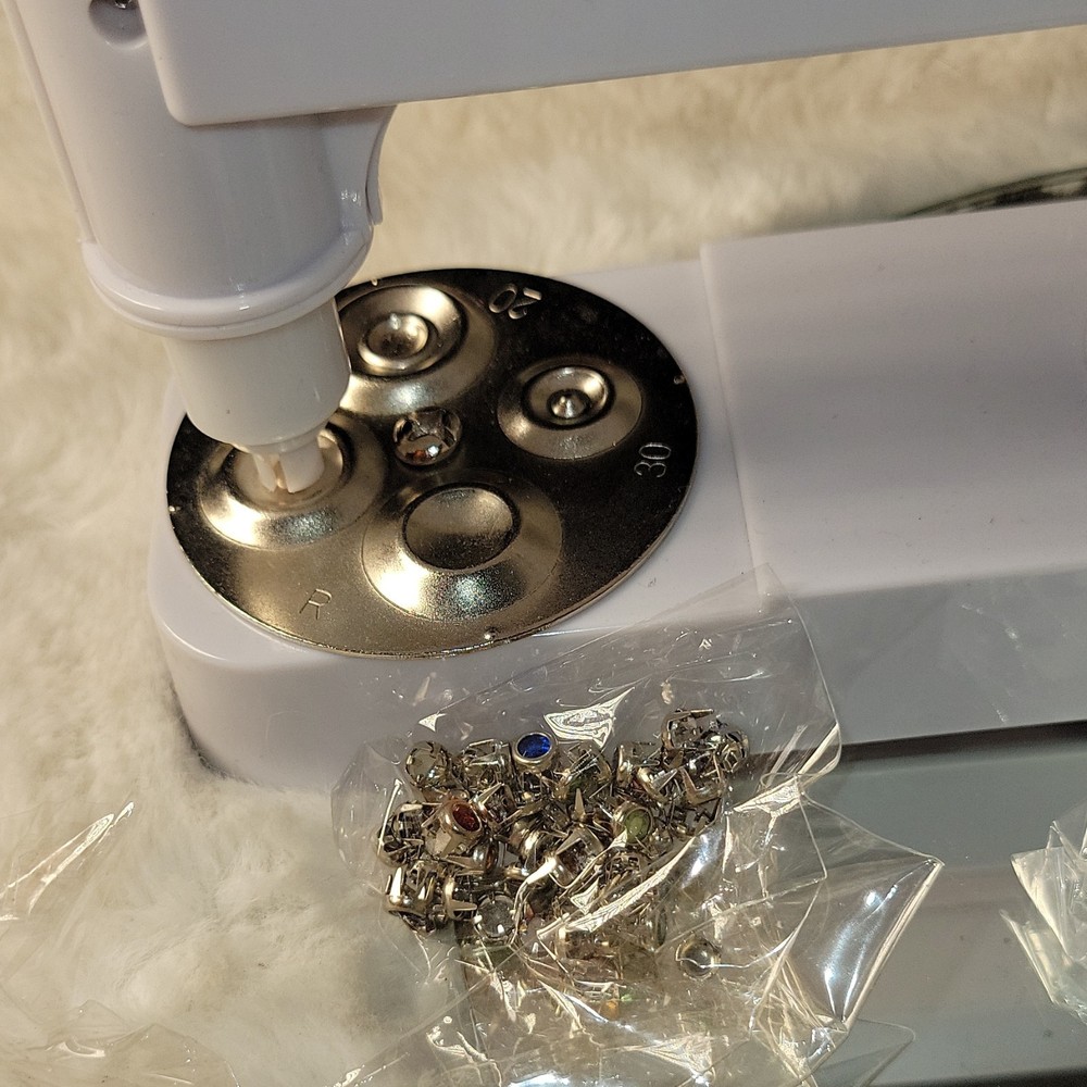 BeDazzler Rhinestone & Stud Setting Tool BDZ-06 with Attachments & Studs