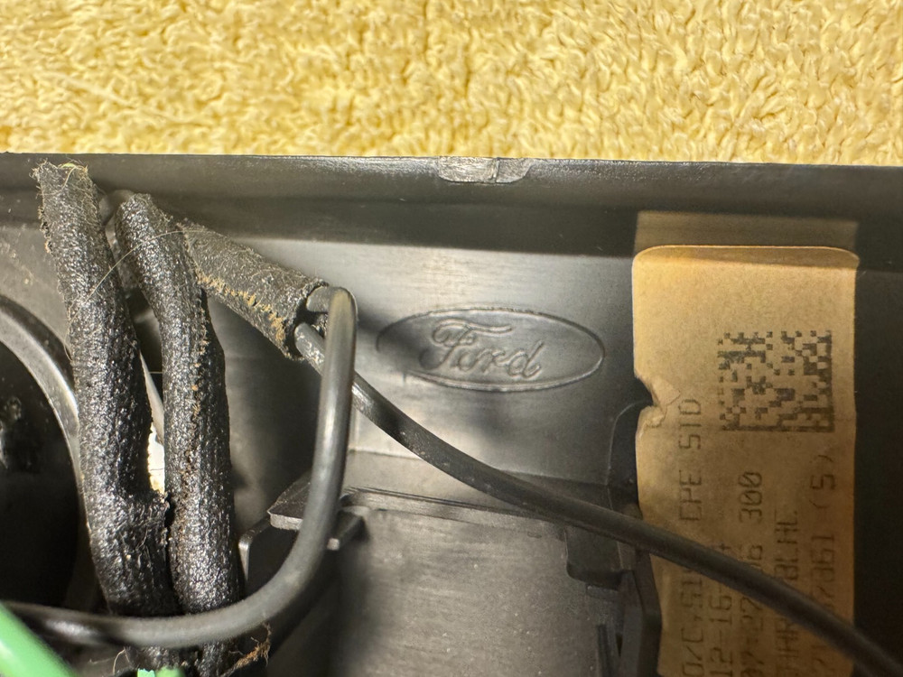 2008 Ford Mustang OEM front mounted interior dome courtesy light