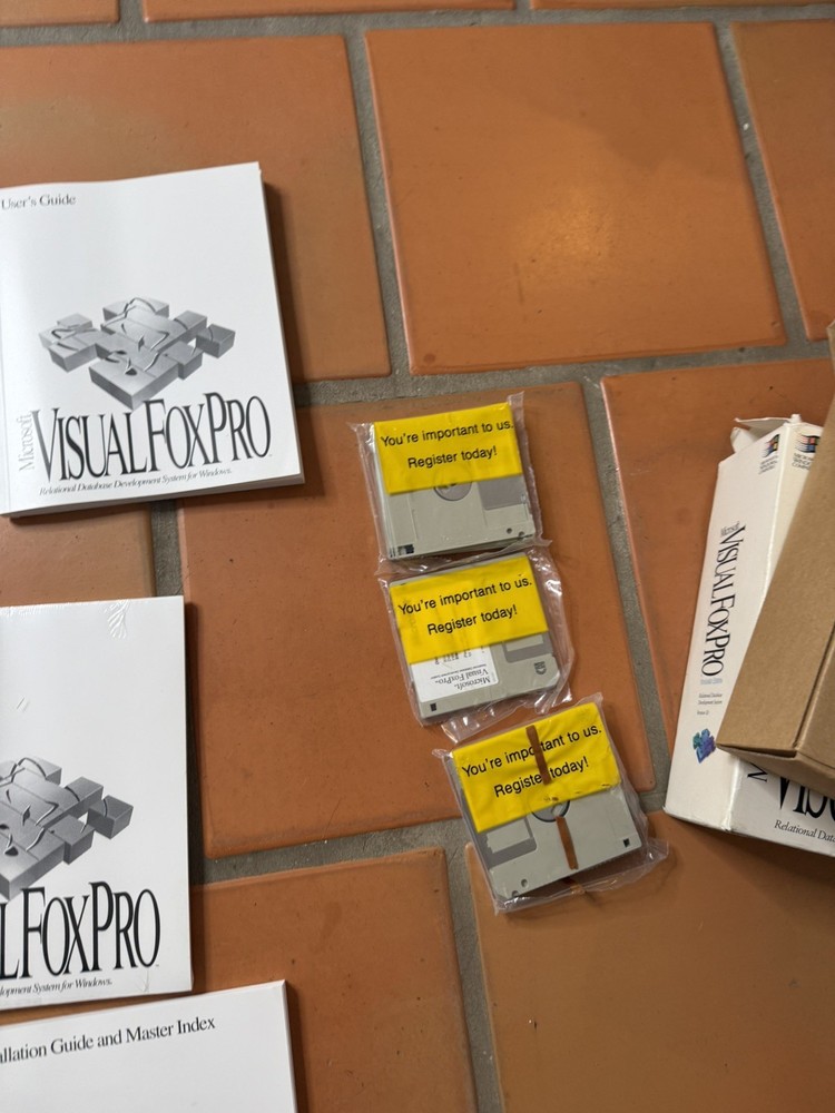 Microsoft Visual FoxPro Professional Edition – Boxed, Complete, Windows 95/NT