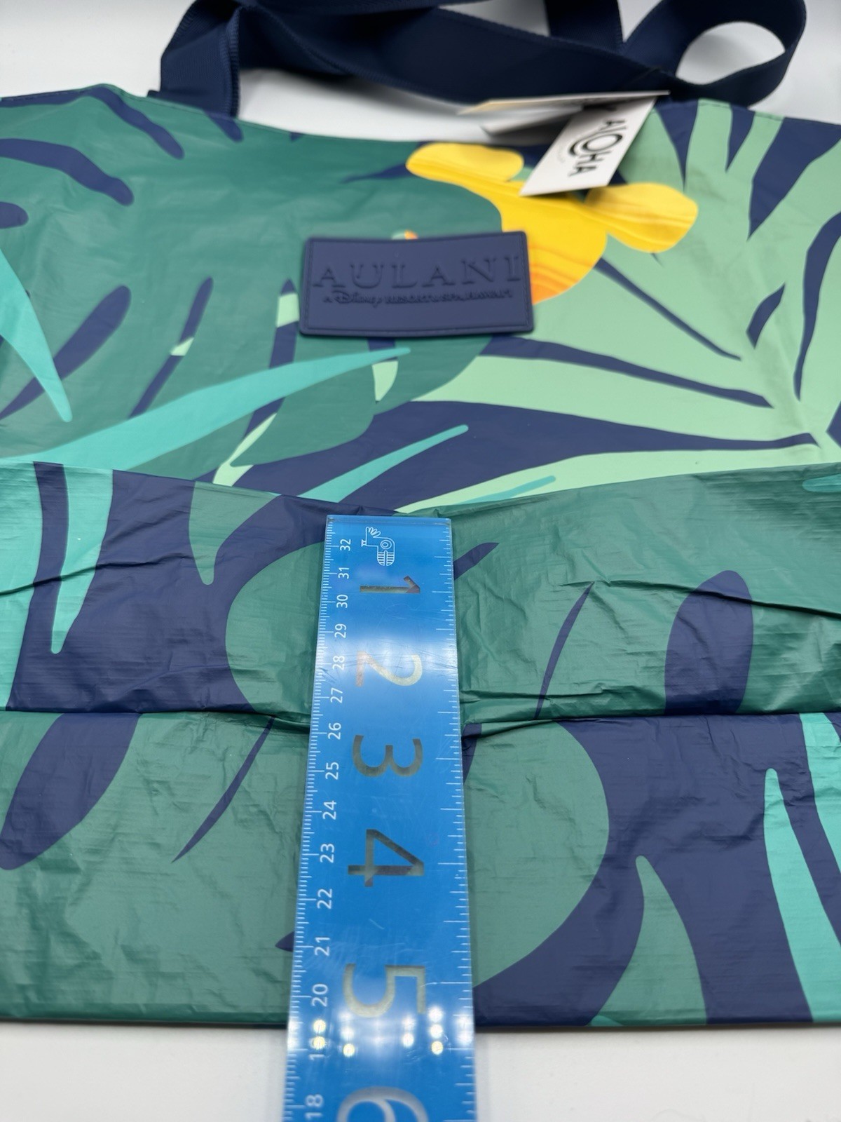 *New Disney Aulani Aloha Collection X Splash Proof Zipper Tote Mickey Bag