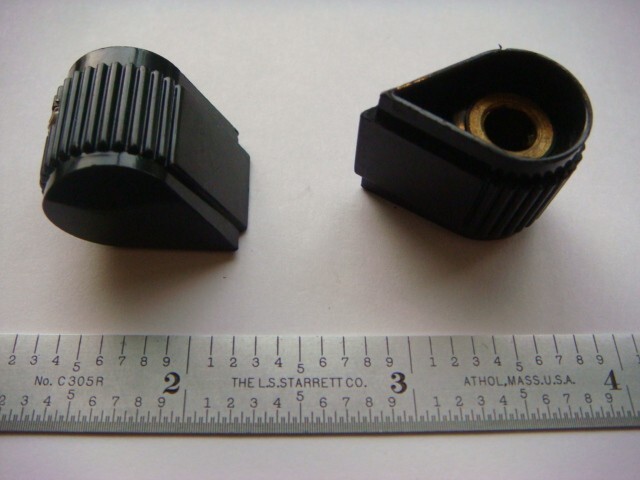 ONE Lot 26 single Set-Screw BLACK Pointer Knobs MS91528 type -- Likely Used