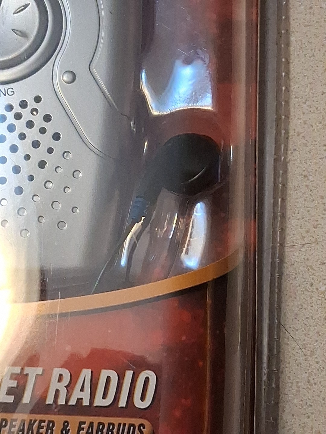 NEW SENTRY PR799 AM/FM POCKET RADIO w B/UILT-IN SPEAKER