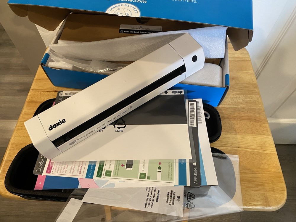 New Doxie Scanner And Case