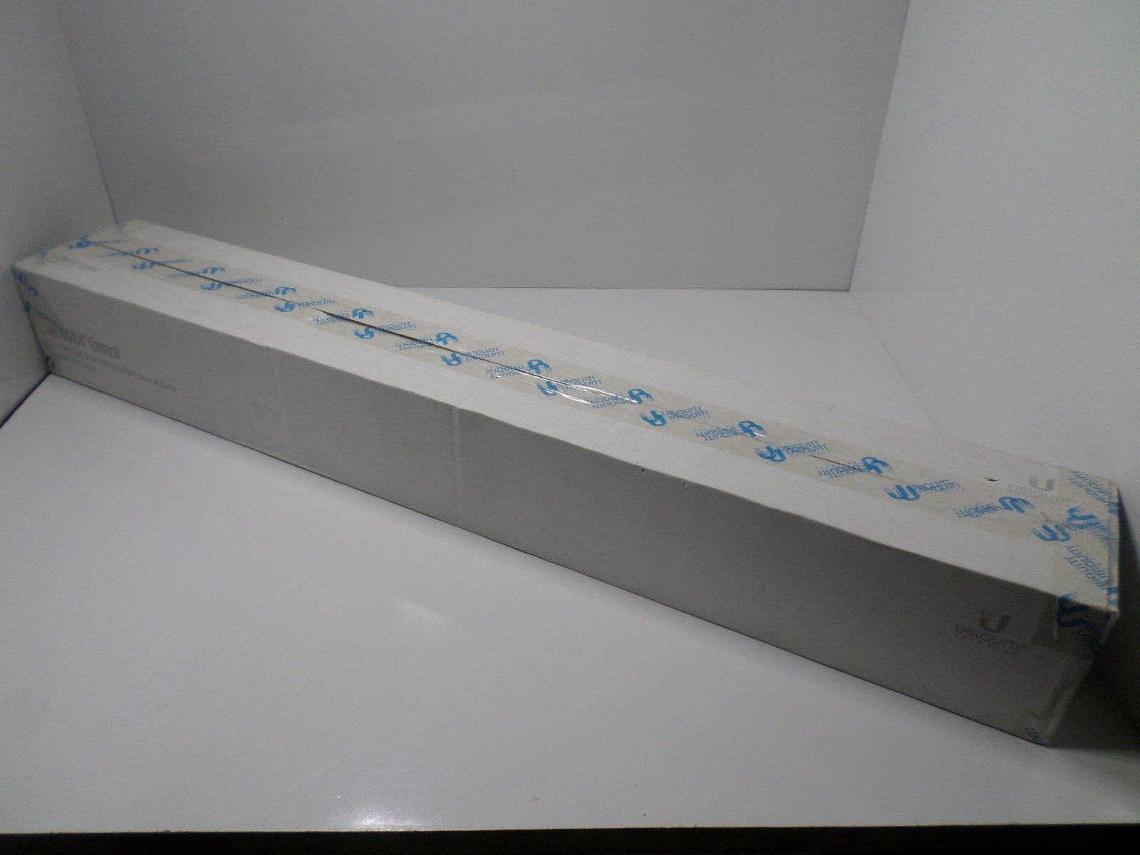 Ubiquiti airMAX Omni AMO-2G10 2.4 GHz, 10 dBi carrier-class 2x2 dual-polarity