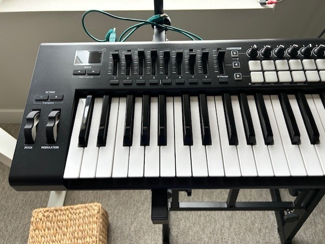 Novation Launchkey 61 MK2 MIDI Controller Keyboard – 61 Keys, (New Condition)