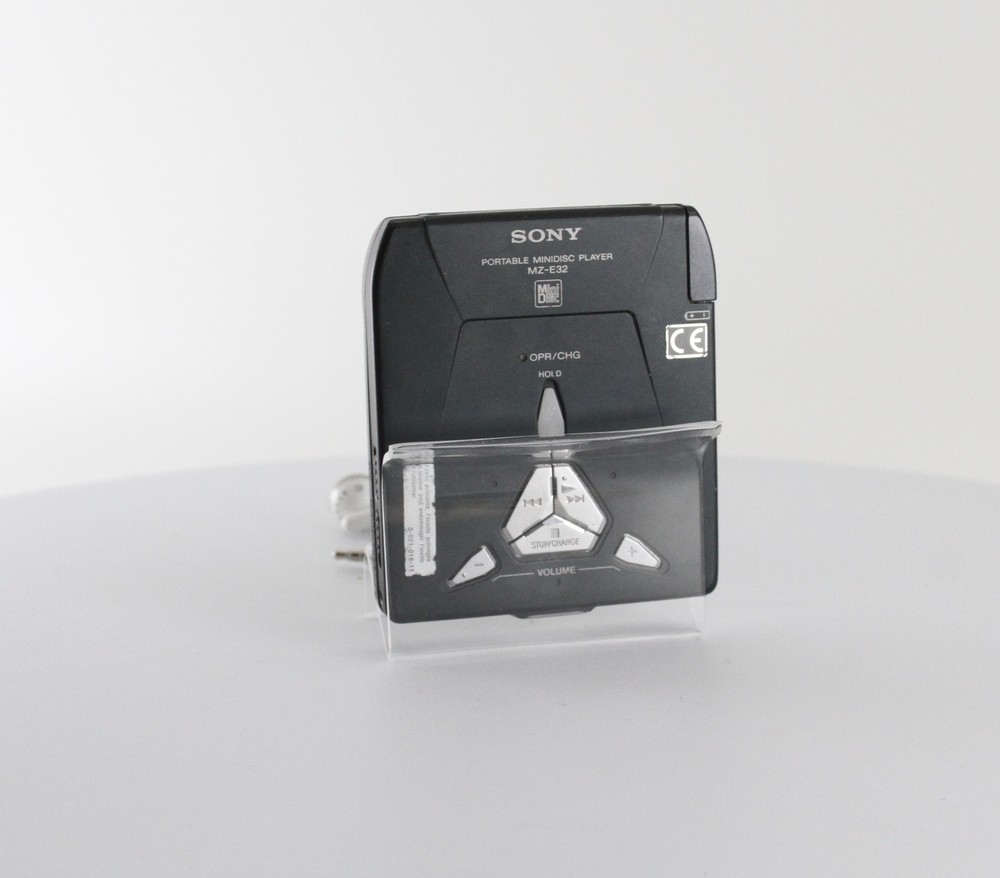 Sony Personal MD Minidisc Player Walkman - Mega Base - Black (MZ-E32)