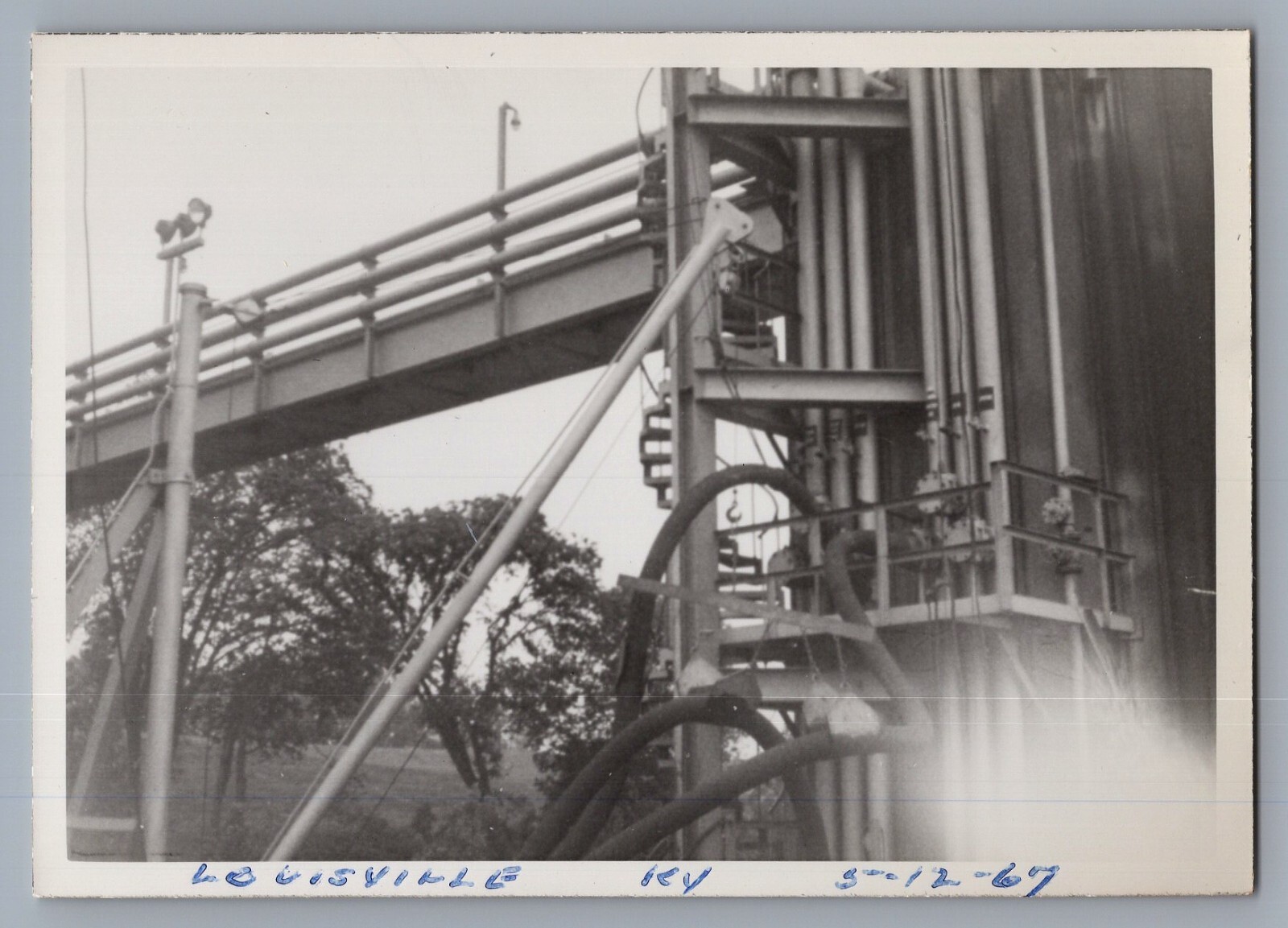 1967 Gulf Oil & Gas Vintage 4.25 x 3" Photo Pipeline Louisville, Kentucky   9455