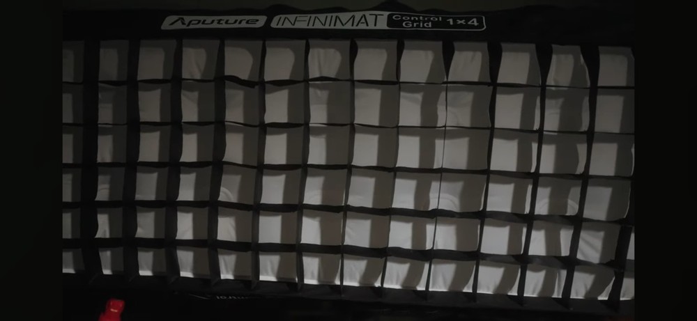 Aputure Infinimat 1x4 Softbox + Ballast