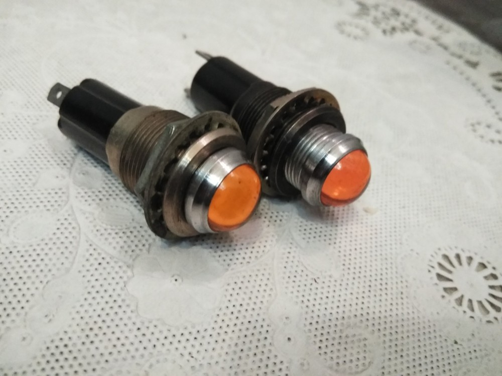 N.O.S.  Dial co NY 75W 125V amber Panel Indicator Light (2)
