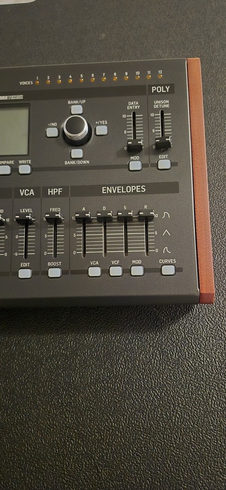 Behringer DeepMind 12D Polyphonic Analog Desktop Synthesizer Module .new