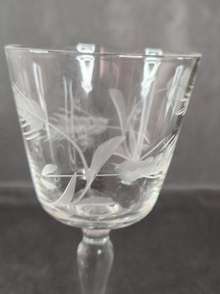 Vitage Etched UV reactive Glasses